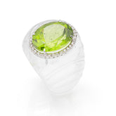 inel cu peridot si diamante montate in aur alb de 18k